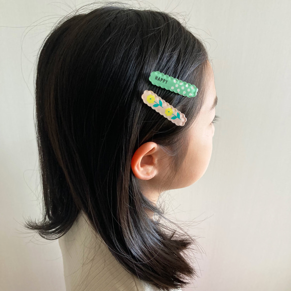 〜なみなみ型〜ポップでカラフルな名入れヘアクリップ 5枚目の画像