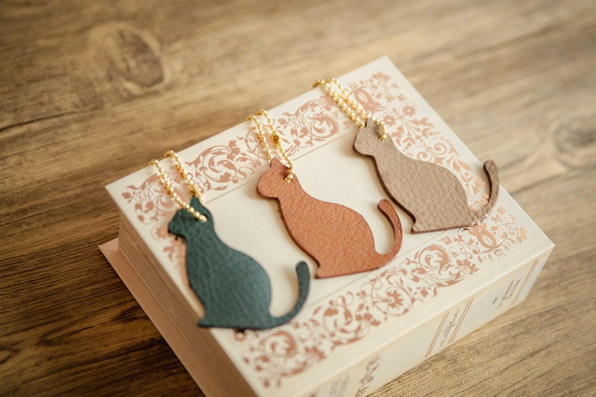 猫の顔 チャーム レザー 【本日発送】LONGCHAMP