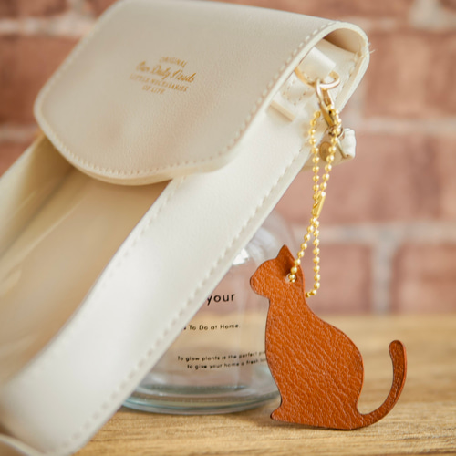 【本日発送】LONGCHAMP 猫の顔 レザー チャーム 本日発送】LONGCHAMP 猫の顔 レザー チャーム