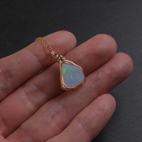 大粒ボルダーオパールワイヤーラッピングペンダントトップ 大粒ボルダーオパールワイヤーラッピングペンダントトップ ボルダー