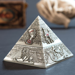 シルバー 灰皿 ピラミット灰皿 メタル製 クリエイティブ  a-347 1枚目の画像