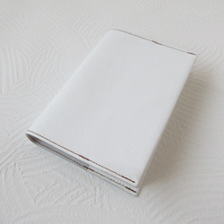 文庫本サイズ♪《ゴートスキン》ホワイト・ソフトシュリンク・一枚革のブックカバー・0324 1枚目の画像