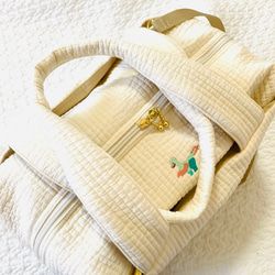 L Lサイズ　ハピリーダイナソー nubiが選べる　2wayマザーズバッグ　ヌビ　刺繍　恐竜　ボストンバッグ　オリジナル 5枚目の画像