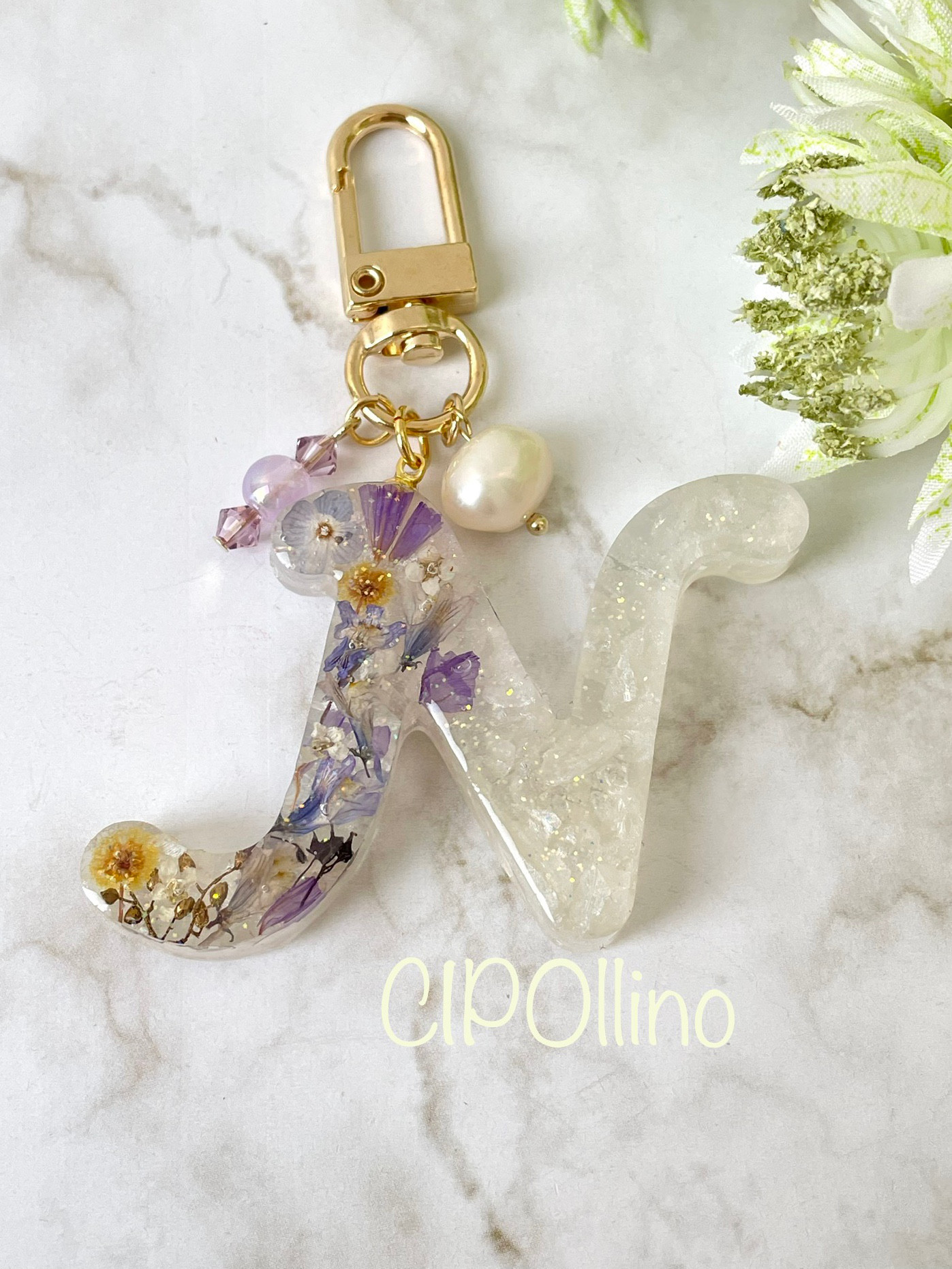R】春をぎゅっと詰めたお花のイニシャルキーホルダー