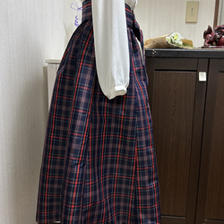 大島紬　ギャザースカート　8枚はぎ　リボンベルト付き　濃紺に赤　格子柄　着物リメイク　ハンドメイド　274 5枚目の画像