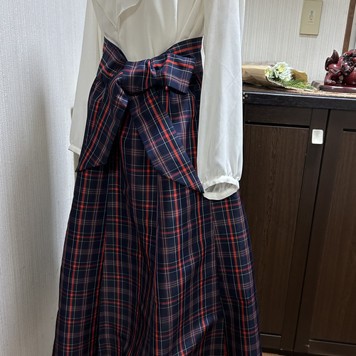 大島紬 ギャザースカート 8枚はぎ リボンベルト付き 濃紺に赤 格子柄  