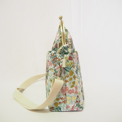 【限量樣品促銷】花卉幻想伽瑪口斜背包 第4張的照片