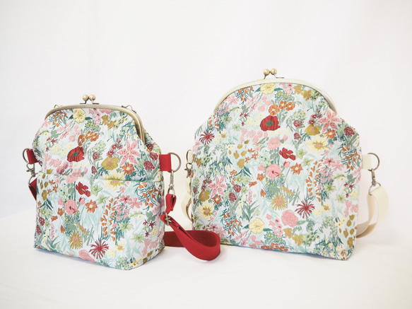 【限量樣品促銷】花卉幻想伽瑪口斜背包 第15張的照片
