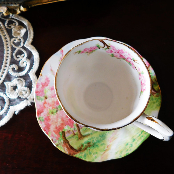 ☆゜+. ロイヤルアルバート　ブロッサムタイム　フローラル　小さなティーカップ&ソーサ―　セット　英国　食器　デミタス 6枚目の画像