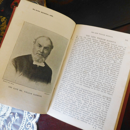 ゜+ 1900年 表紙が素敵な英国の古書 アンティークブック