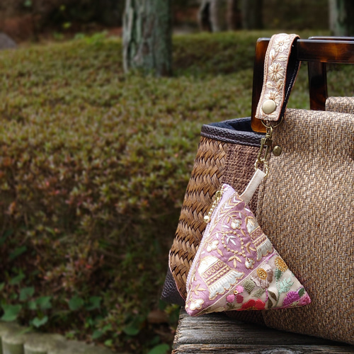 インド刺繍リボンテトラポーチ dfae066557d75daac01f063bc580ec