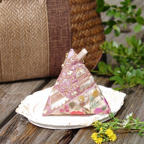 レシピ】インド刺繍リボンのテトラポーチの作り方 - from UTOPIA