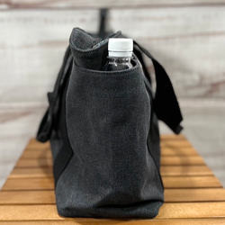 驚喜貓刺繡帆布拉鍊手提包，附多個口袋（黑色） 第8張的照片