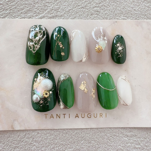 大人女性用 深緑色 マラカイトグリーン ネイルチップ 乳白色 春 夏 秋