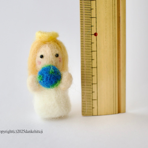 天使 羊毛フェルト かわいい置物 地球とハートセット 羊毛フェルト