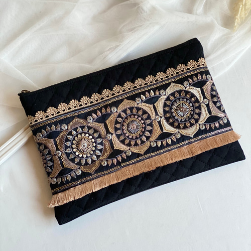 クォーツ　no.384 no.383 牛革ペンケース　インド刺繍リボン ギフトシリーズ ペンケース / レッド / ブラック / インド刺繍
