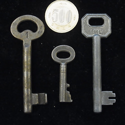 古い鍵3本セットです。k−60 1枚目の画像