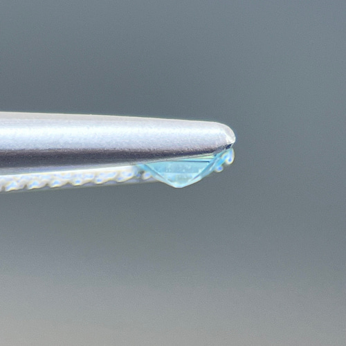天然石ブルージルコン4.1x3.90mm 0.4ct Natural Blue Zircon 天然石ブルージルコン4.1x3.90mm 0.4ct Natural Blue Zircon
