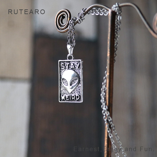 変わり者でいてほしいと願う宇宙人のネックレス ― UFO 宇宙人