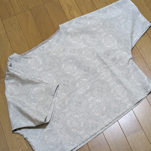 SOLD 着物リメイク ブラウス 白大島 FREE SIZE ブラウス さら