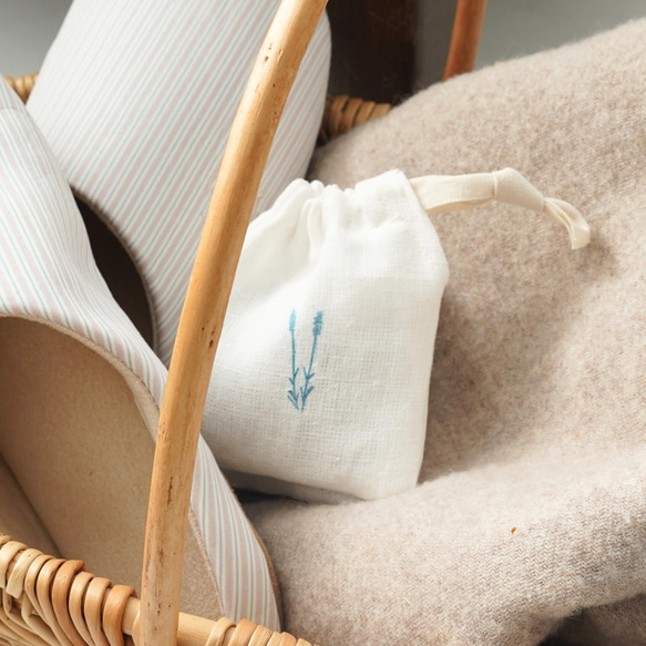 サシェ　ラベンダー　ハーブ　ドライフラワー　リネン　巾着　ギフト　プチギフト　クローゼット　匂い袋　 8枚目の画像