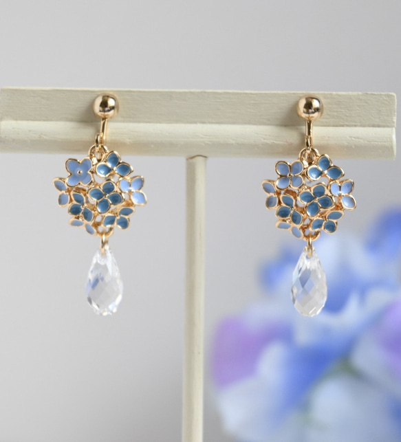 【数量限定】紫陽花【ブルー】×クリスタルピアス／イヤリング 4枚目の画像