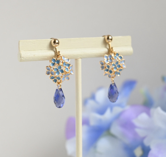 数量限定 紫陽花【ブルー】 タンザナイト ピアス イヤリング アクセサリー 誕生石　梅雨　雨 1枚目の画像