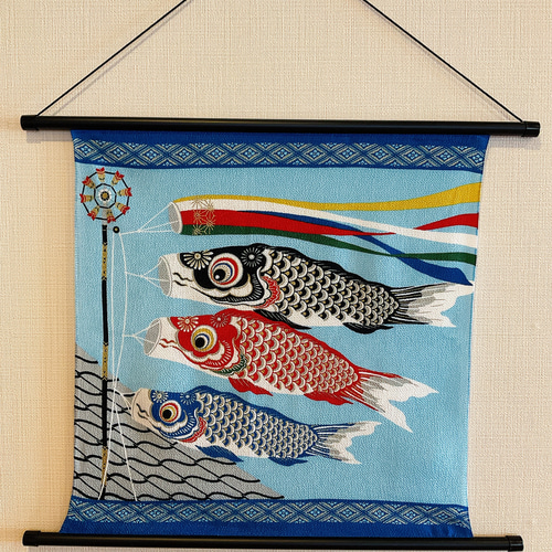 5月タペストリー【屋根より高い鯉のぼり】軸付きタペストリー 端午の