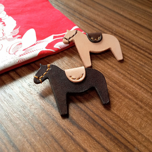 馬モチーフブローチ 本ヌメ革 ブローチ TORI WORKS 通販 17537647