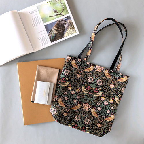 アンティークA4トートバッグ いちご泥棒 ボタニカル 肩掛け サブバッグ