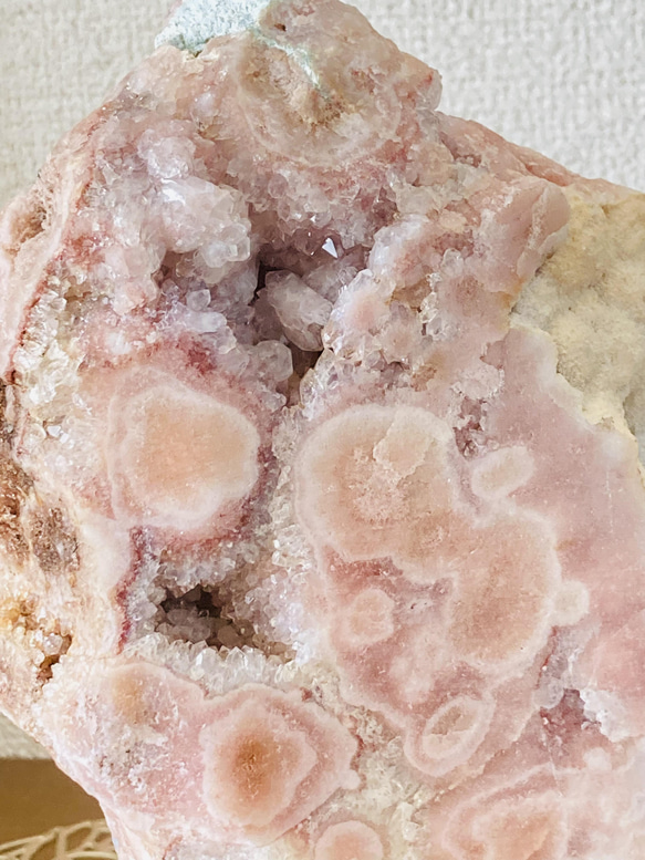 【希少】 特大　ピンクアメジスト✨　晶洞　原石　台座付き　置物 