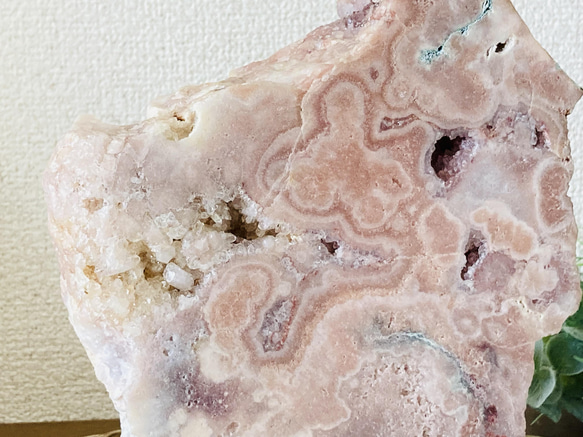 【希少】 特大　ピンクアメジスト✨　晶洞　原石　台座付き　置物 希少】 特大 ピンクアメジスト✨ 晶洞 原石 台座付き 置物