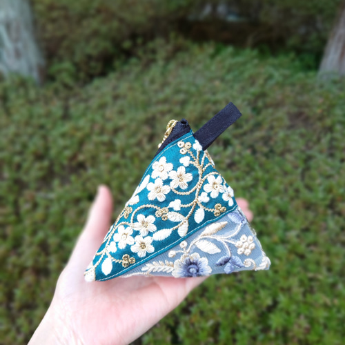 インド刺繍リボンテトラポーチ acc17977faa59cd2962cacf40f997d