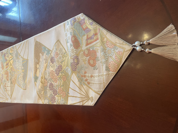 2539豪華刺繍の袋帯リメイク!春色のタッセル付き正絹テーブル 2539豪華刺繍の袋帯リメイク!春色のタッセル付き正絹テーブル