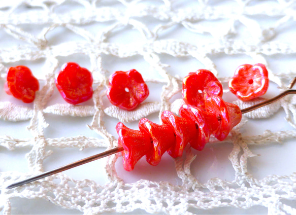 お花 鮮やか赤オーロラ チェコビーズCzech Glass Beads10個 ビーズ