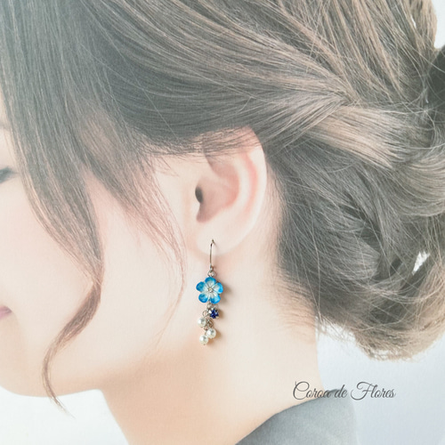 ネモフィラの小さなピアス/イヤリング つまみ細工 正絹羽二重 シルク