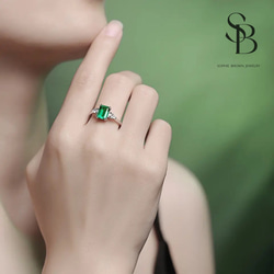 ラボ合成エメラルド キラキラ S925 ゴージャス 指輪 3石 リング グリーン 調整可能サイズ 緑 シンプル 5枚目の画像