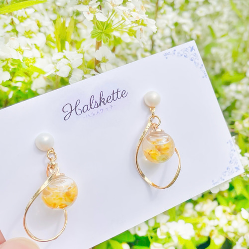 ピアス　緑　黄緑　かすみ草　レジン　ビジュー　水色　パール　チャーム　春　発表会 ピアス 緑 黄緑 かすみ草 レジン ビジュー 水色 パール チャーム