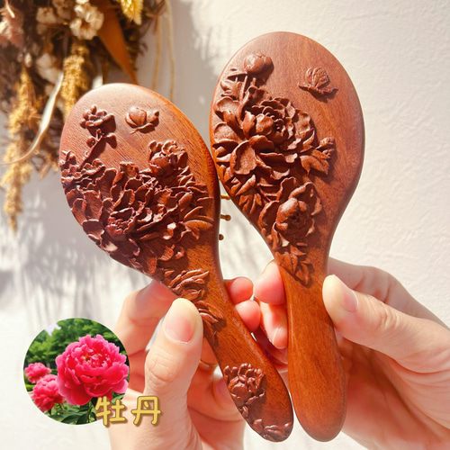 紫檀木 木製櫛 ヘアブラシ 牡丹【桃太郎】美髪ケア 頭皮＆肩マッサージ