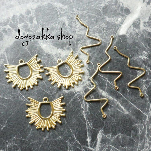 4個☆ジグザグコネクター ゴールド 金属チャーム アクセサリーパーツ  