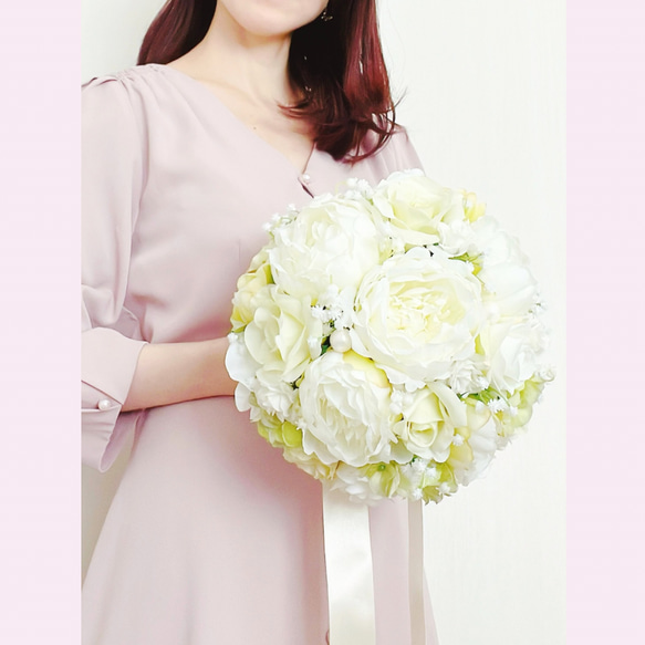 ピオニーとローズのラウンドブーケ　芍薬　すずらんのブーケ　ホワイト＆グリーン　ウエディングブーケ（造花） また