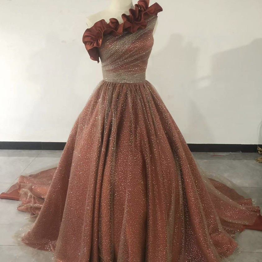 豪華！ ワンショルダー  カラードレス キラキラグリッターチュール   ソフトチュール 華やかなトレーン /結婚式/披露