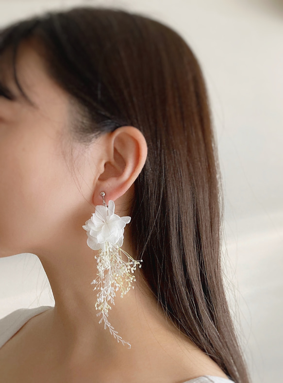 ◎プリザーブドフラワーピアス（イヤリング）／ピュアホワイト