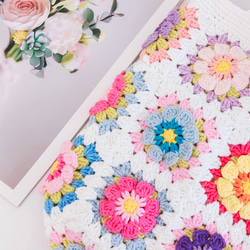春色の花柄トートバッグ：ポーチ付きのカラフルな手作りかぎ針編みバッグ 10枚目の画像