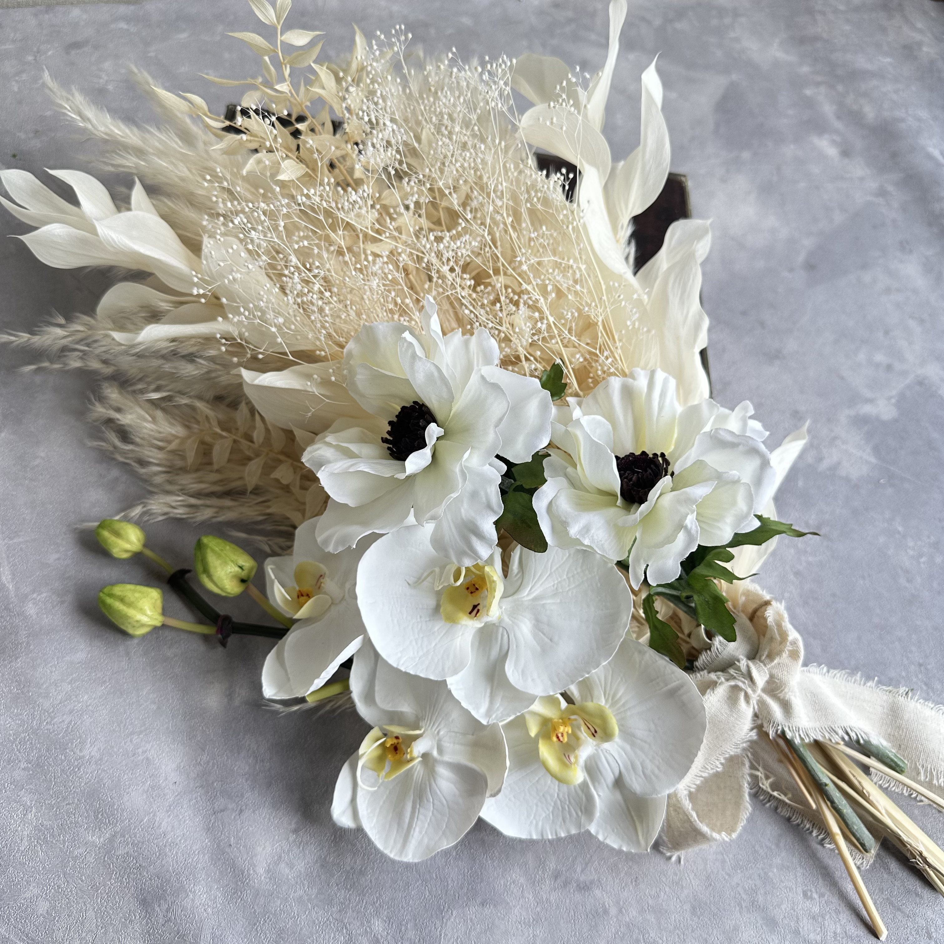 ■専用　正月　飾り　造花　アレンジメント　ブーケ　スワッグ　ウェディング　胡蝶蘭 送料無料】高級胡蝶蘭のホワイトブーケ スワッグ 花束