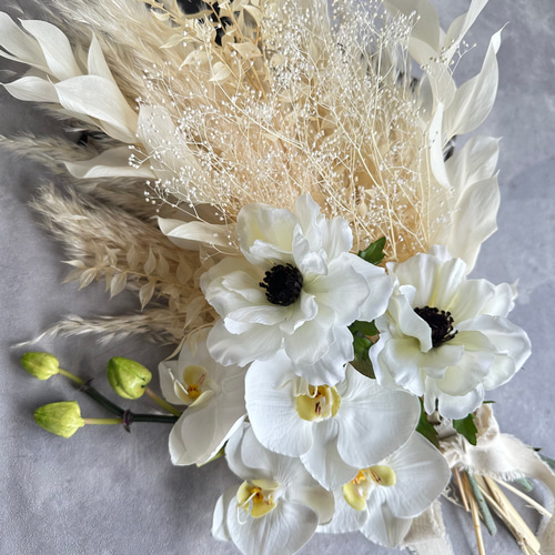 高級　ホワイトバラフラワーブーケ　W034　造花ブーケ　ウェディングブーケ 送料無料】高級胡蝶蘭のホワイトブーケ スワッグ 花束 ウェディング