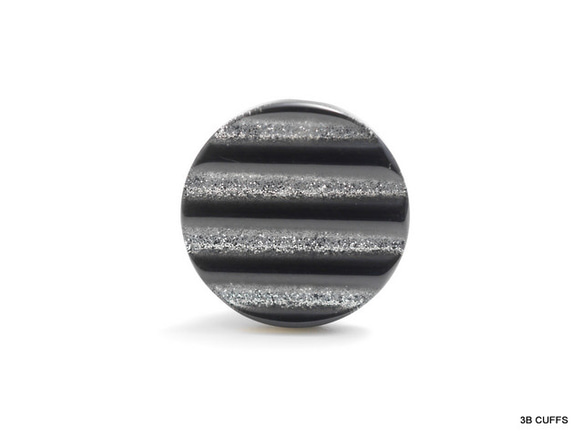 ブラックバージョン：ストライプの粋な奴 カフスボタン Modern 521 2枚目の画像