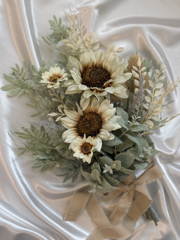 【受注制作】白いひまわりのブーケ（アーティシャルフラワー）夏ブーケ　リゾートブーケ 【受注制作】白いひまわりのブーケ（アーティシャルフラワー）夏ブーケ　リゾートブーケ P1592020084(12220円)