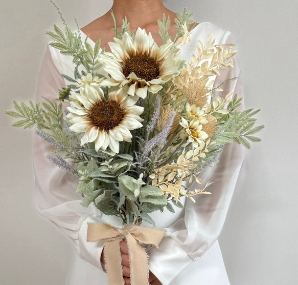 【受注制作】白いひまわりのブーケ（アーティシャルフラワー）夏ブーケ　リゾートブーケ 【受注制作】白いひまわりのブーケ（アーティシャルフラワー）夏ブーケ　リゾートブーケ P1592020084(12220円)