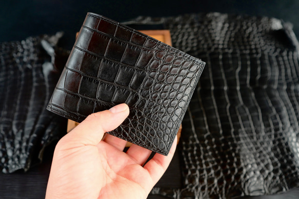 ワニ革使用２つ折り財布　手縫い商品 2枚目の画像